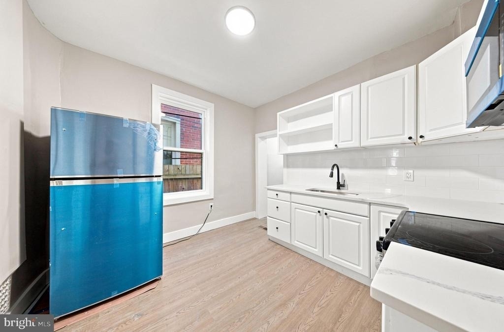 231 E Phil Ellena Street - Photo 2
