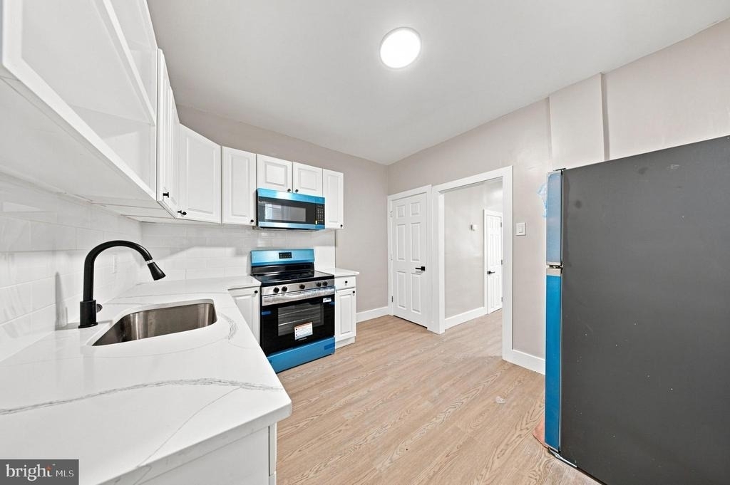 231 E Phil Ellena Street - Photo 0
