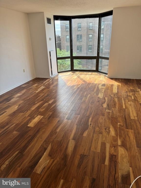 2018-2032 Walnut Street - Photo 7