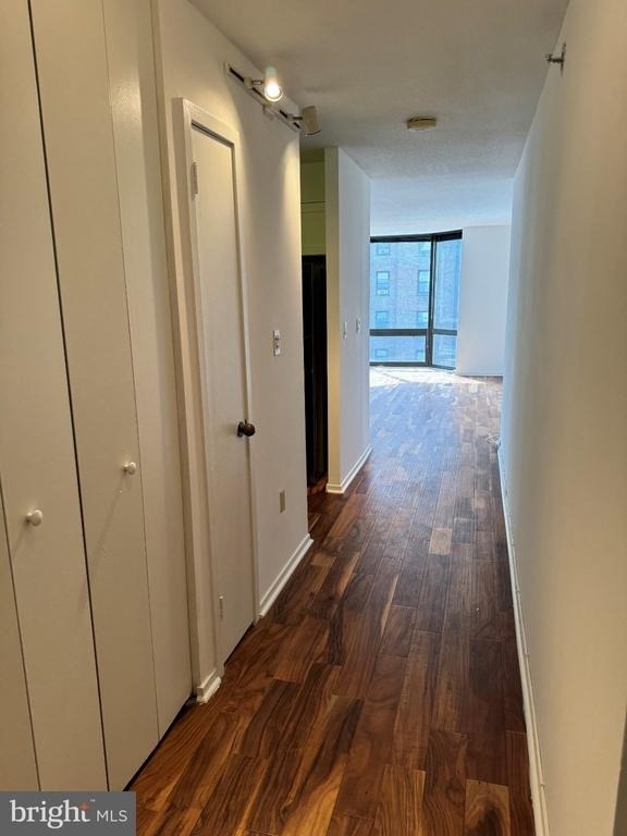 2018-2032 Walnut Street - Photo 1