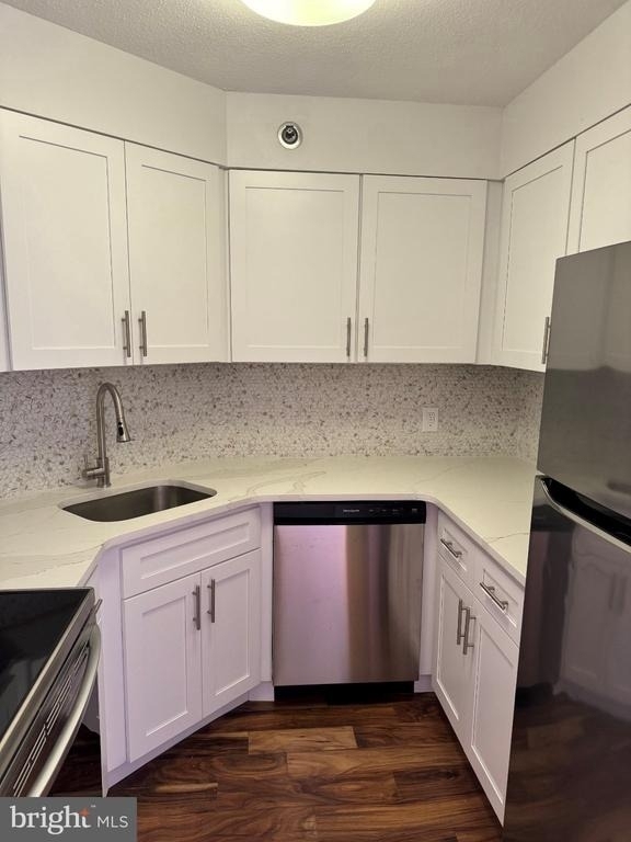 2018-2032 Walnut Street - Photo 2