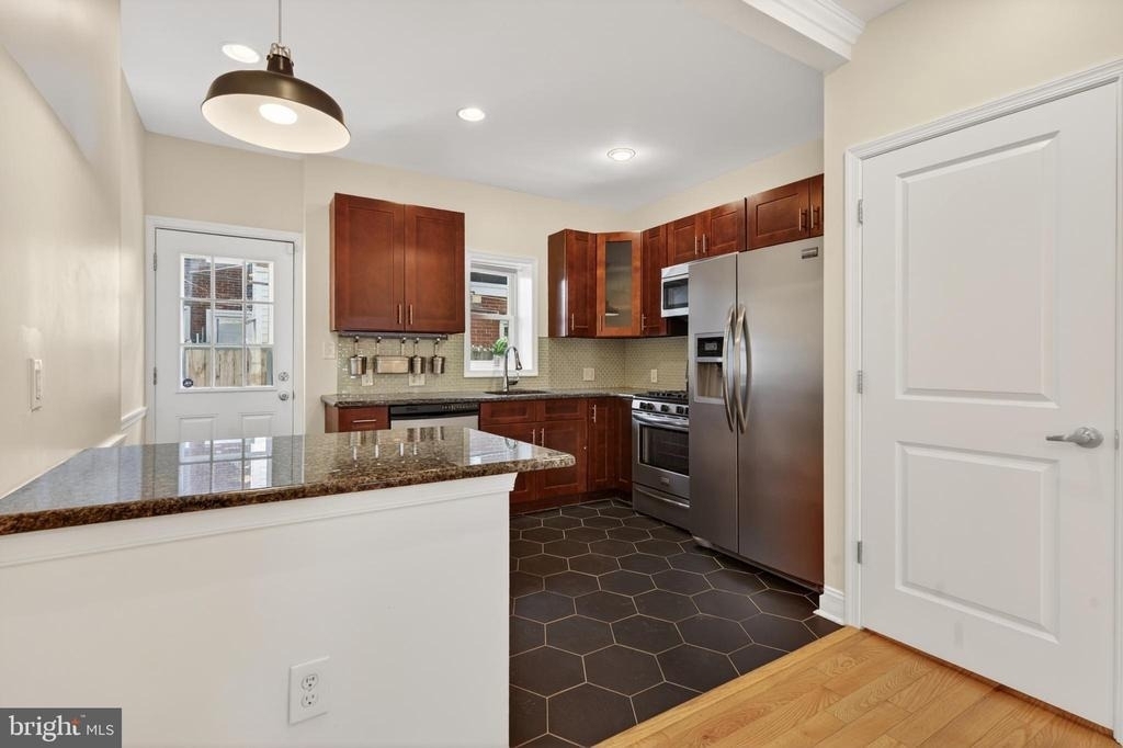 2355 E Harold Street - Photo 6