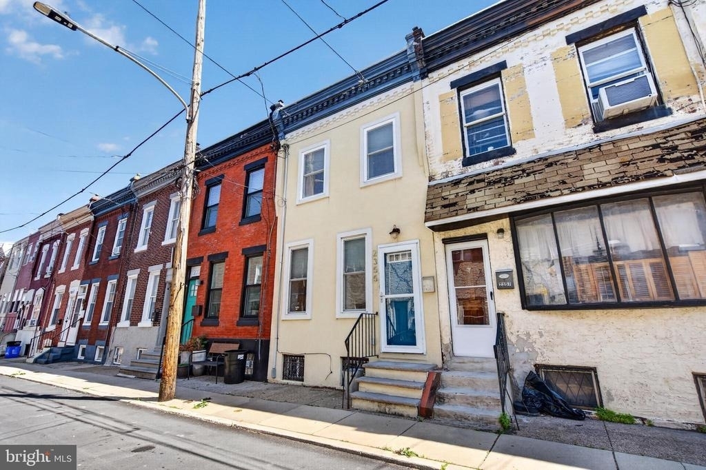 2355 E Harold Street - Photo 1