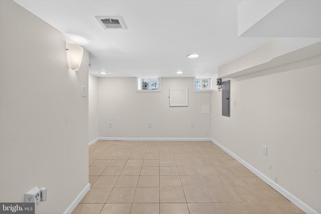 2355 E Harold Street - Photo 23
