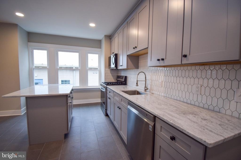 207 Paxson Avenue - Photo 4