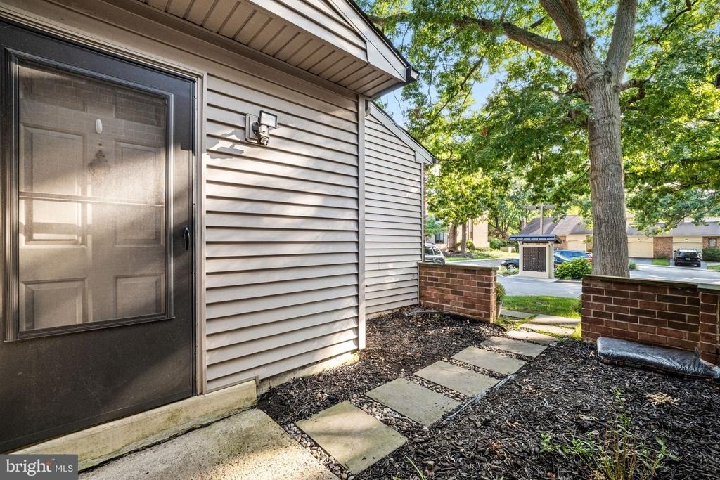 402 Danor Court - Photo 3