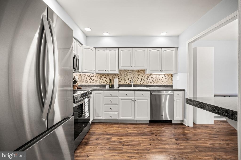 402 Danor Court - Photo 14