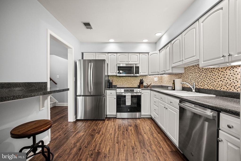 402 Danor Court - Photo 15