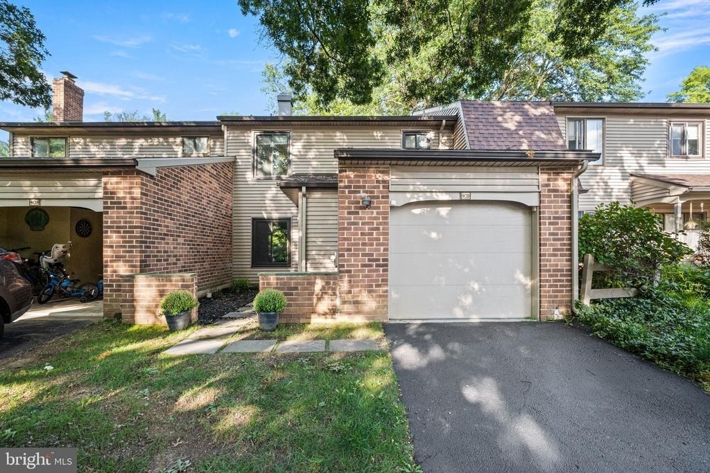 402 Danor Court - Photo 0