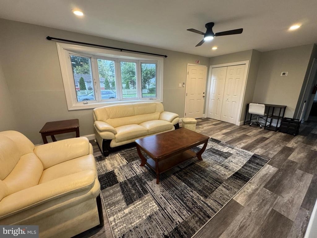 901 Spencer Drive - Photo 2