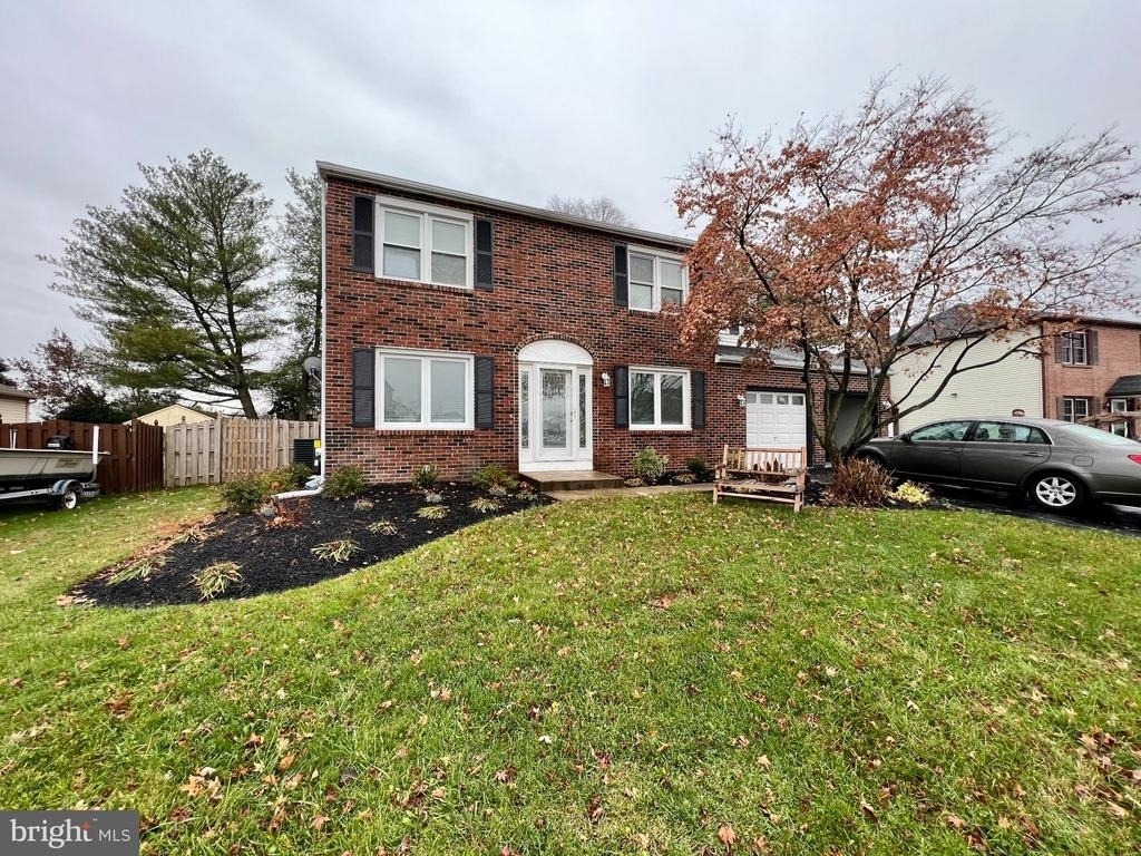 4233 Remo Crescent Road - Photo 1