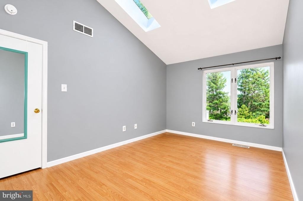 276 Juanita - Photo 9