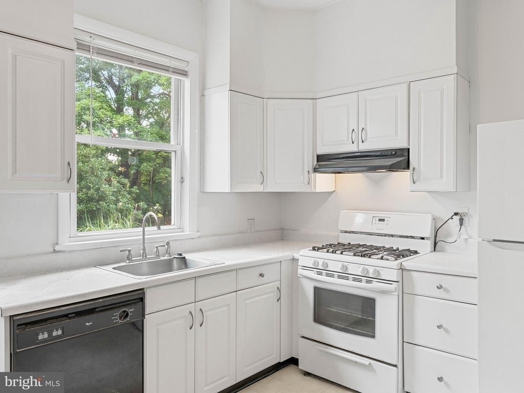 13 Haddon Avenue - Photo 2