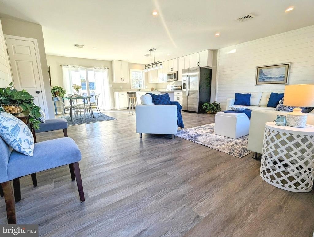 1340 Queen Anne Drive - Photo 2