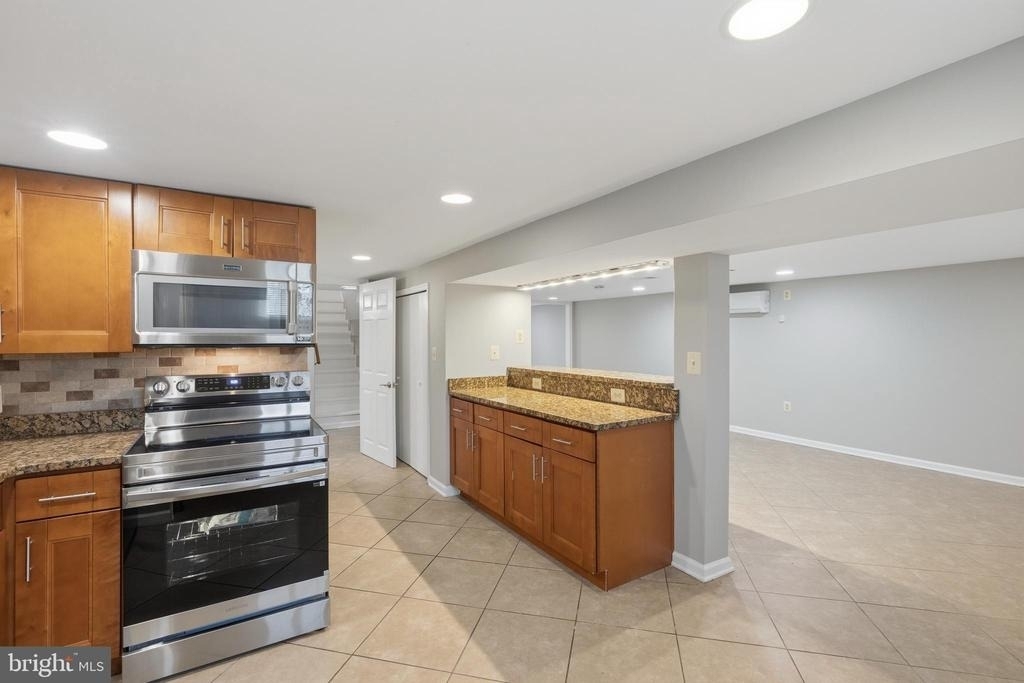 9017 Rhode Island Avenue - Photo 18