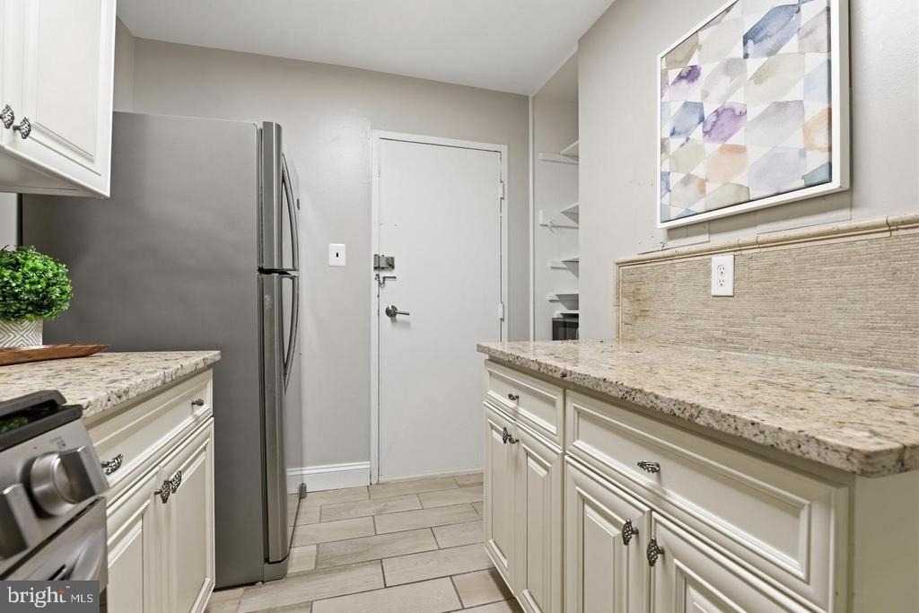 10636 Montrose Avenue - Photo 13