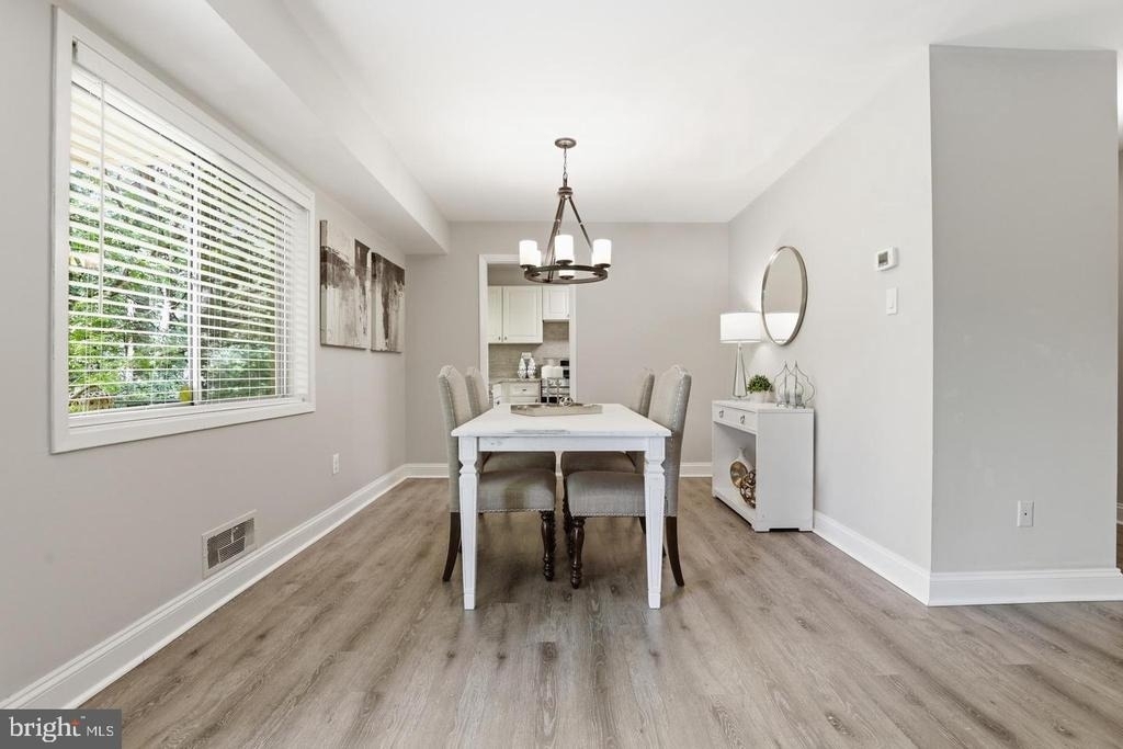 10636 Montrose Avenue - Photo 5