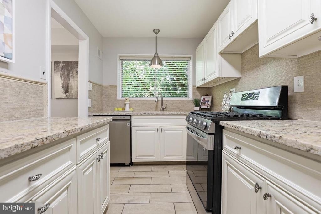 10636 Montrose Avenue - Photo 10