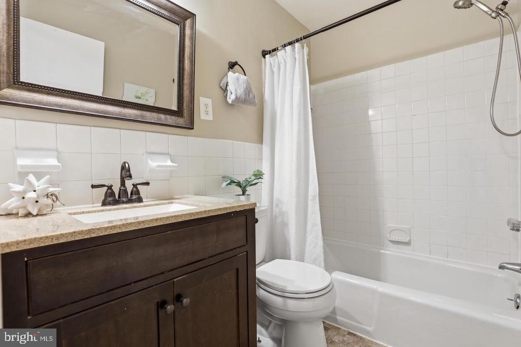 10636 Montrose Avenue - Photo 19