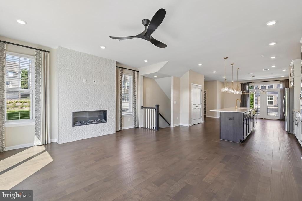 26401 Sir Jamie Terrace - Photo 9