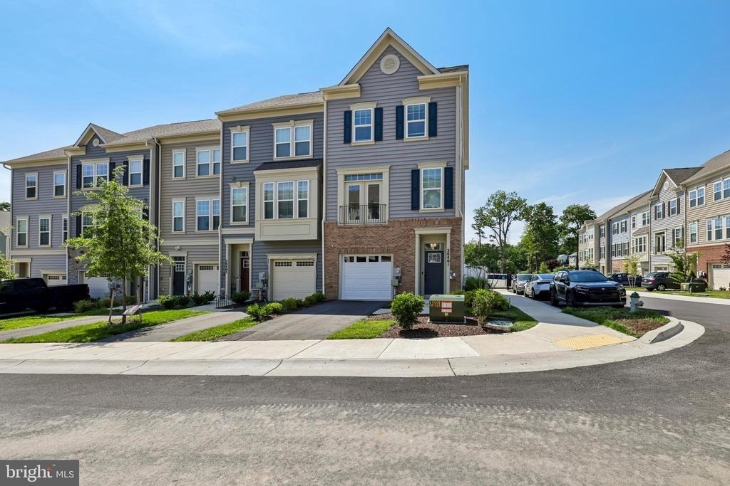 26401 Sir Jamie Terrace - Photo 41