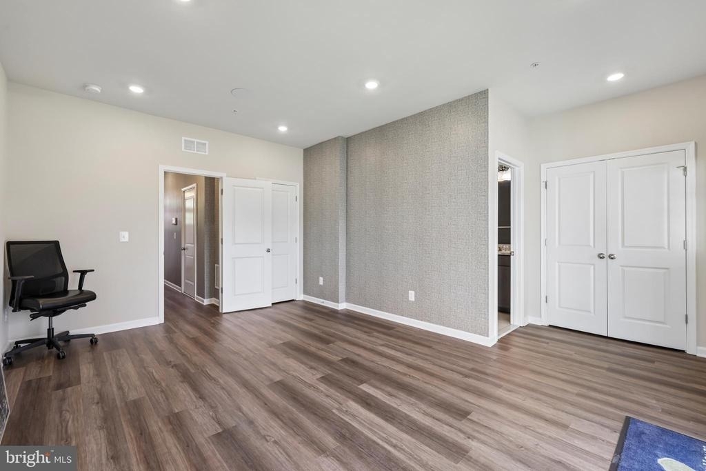 26401 Sir Jamie Terrace - Photo 33