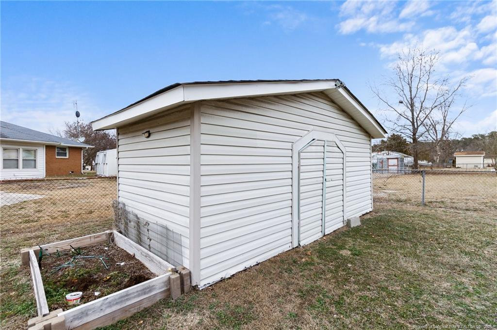 612 Freda Court - Photo 32
