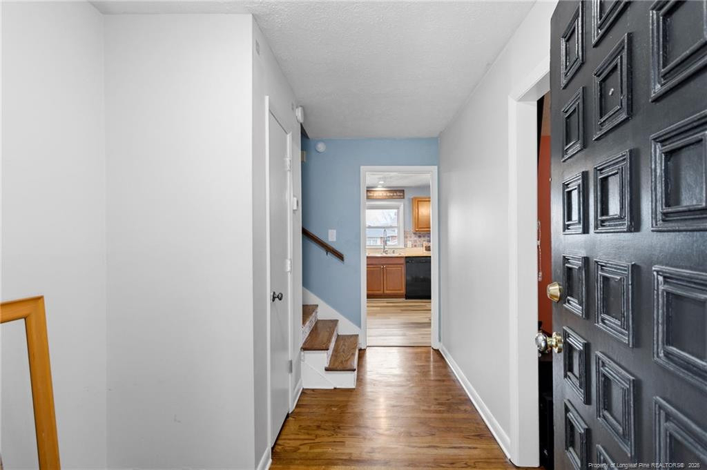 612 Freda Court - Photo 4