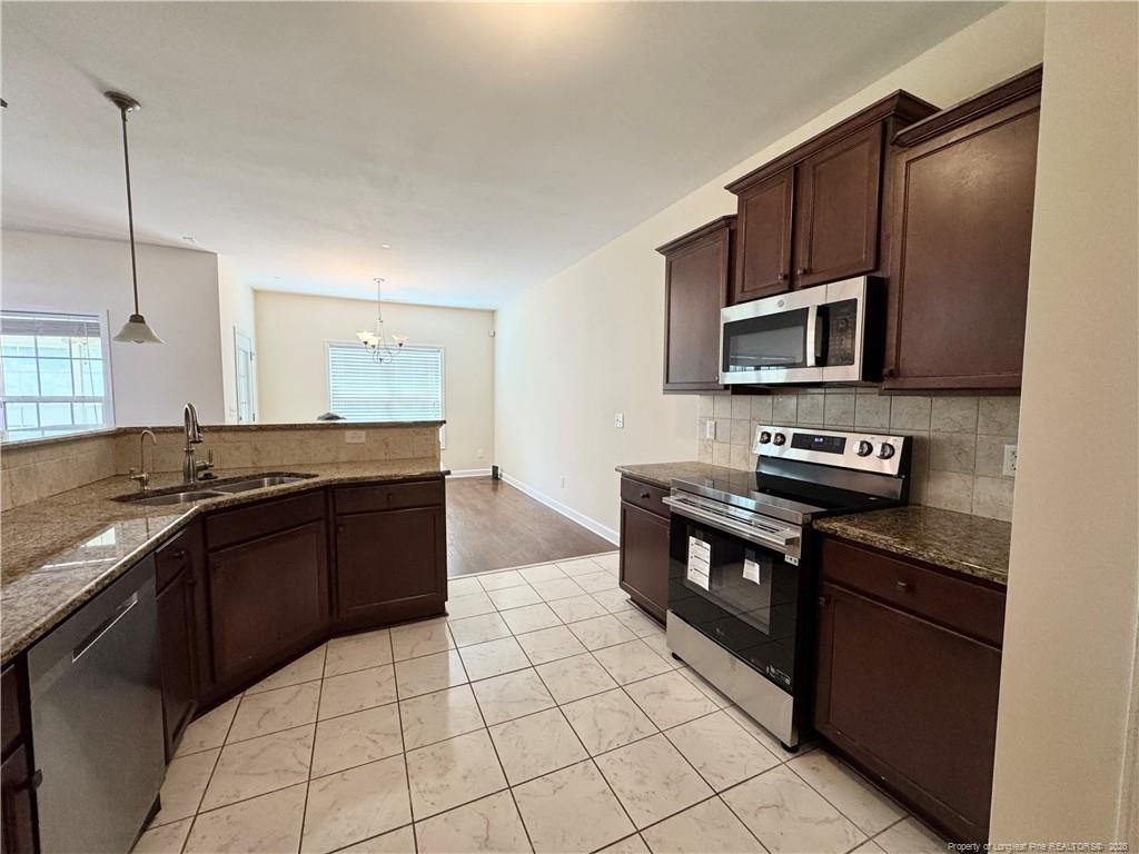 1012 Ronald Reagan Drive - Photo 8