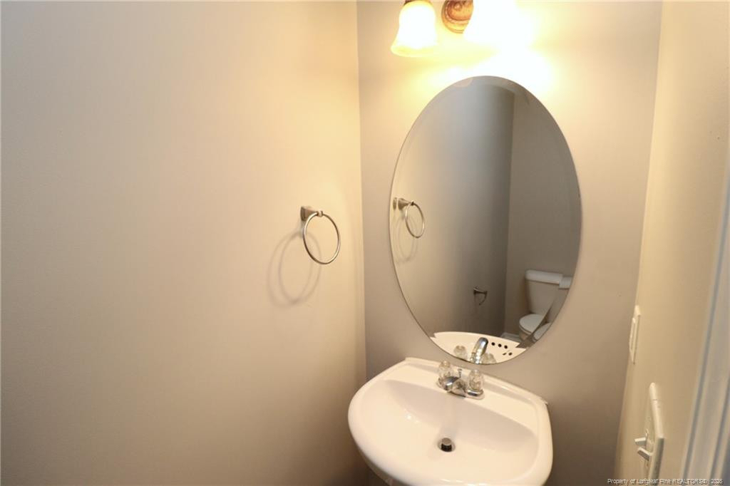 5 Bellmore Court - Photo 13