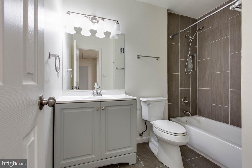 5461 Enberend Terrace - Photo 0
