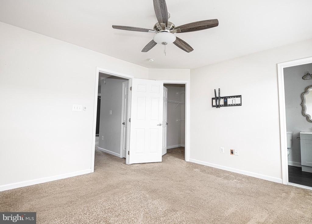 403 Train Court - Photo 2