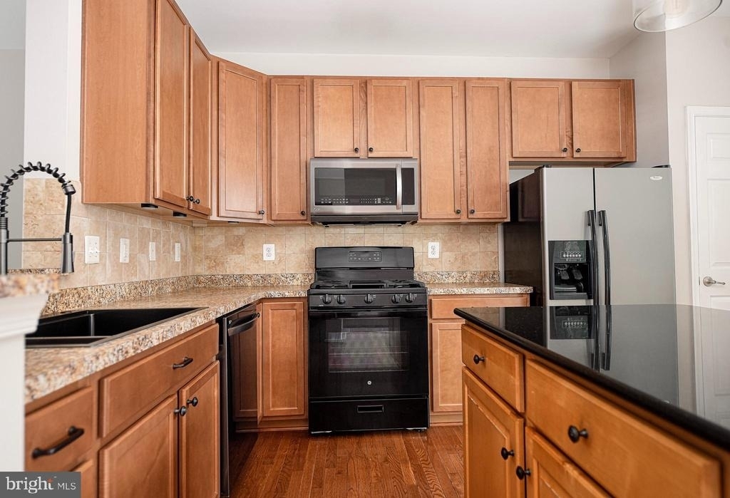 403 Train Court - Photo 11