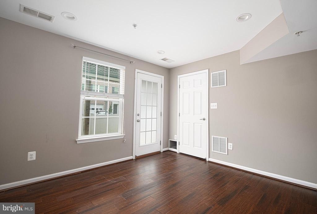 403 Train Court - Photo 6