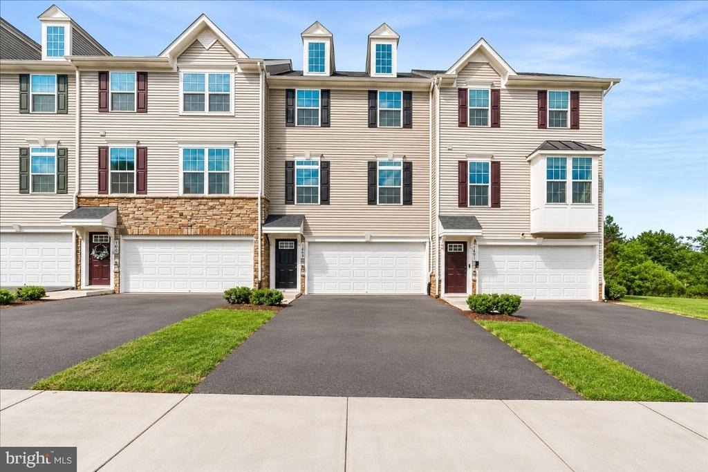 1403 Wilmer Park Lane - Photo 0