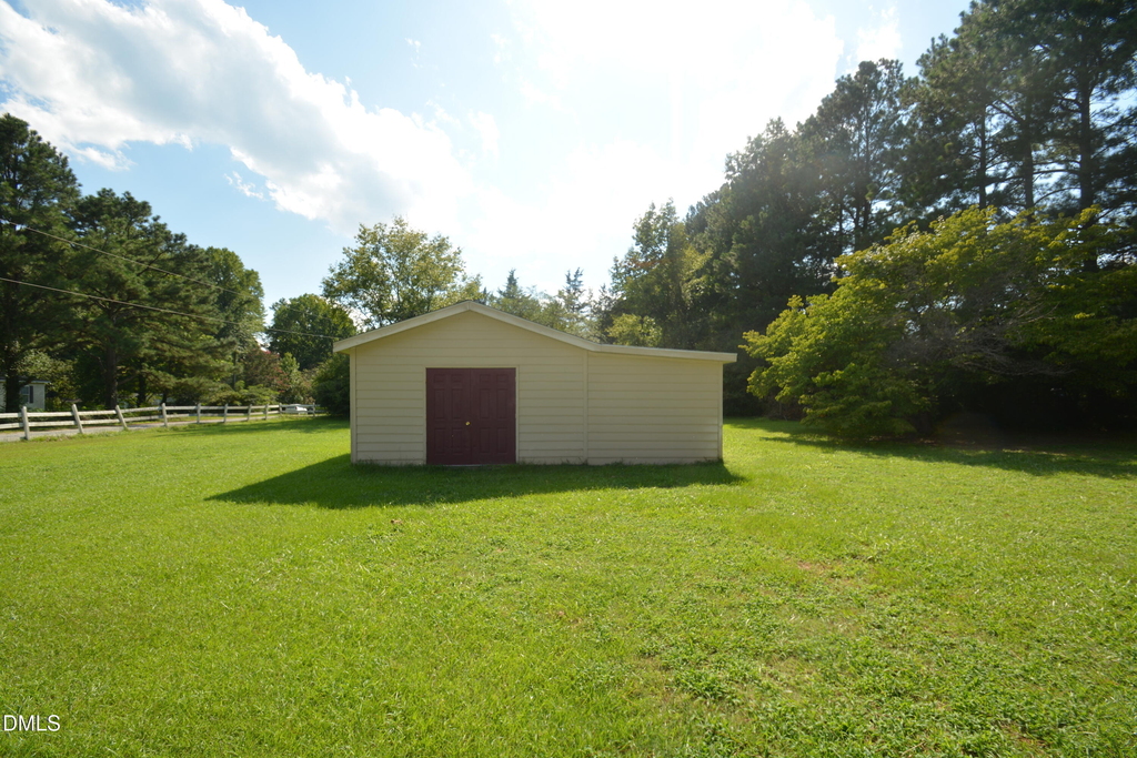 1352 Little Devine Road - Photo 15