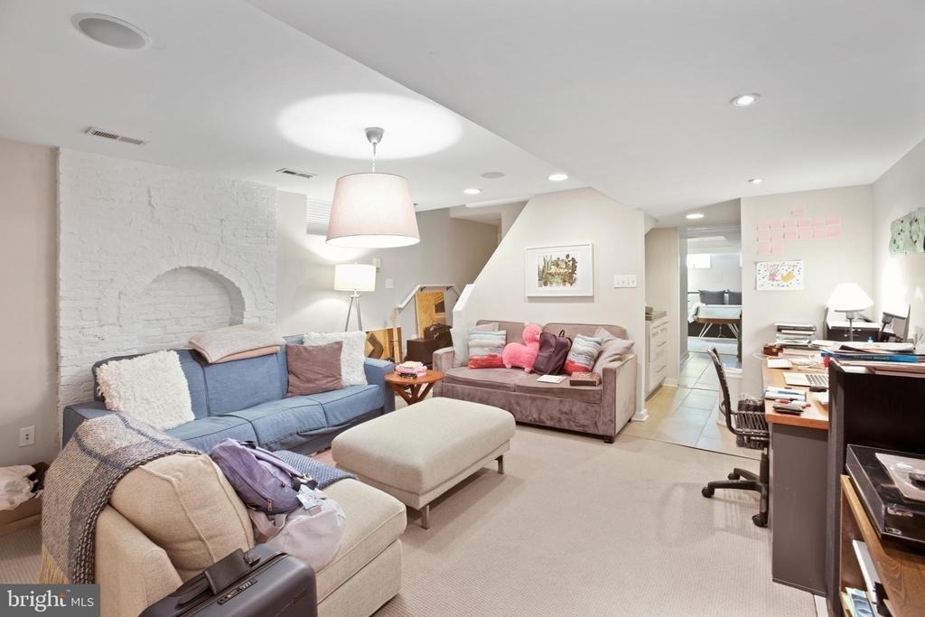 261 Robert Street - Photo 12