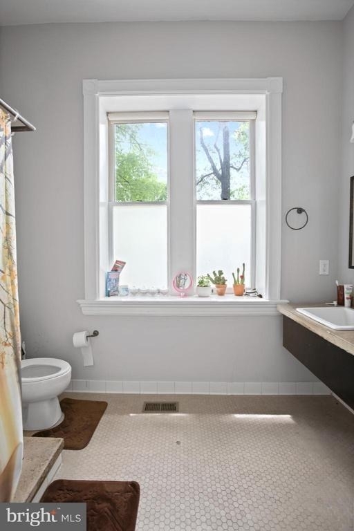 261 Robert Street - Photo 5