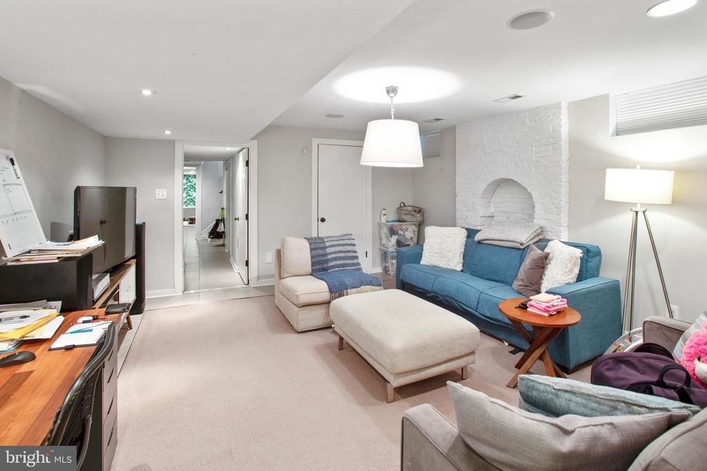 261 Robert Street - Photo 13