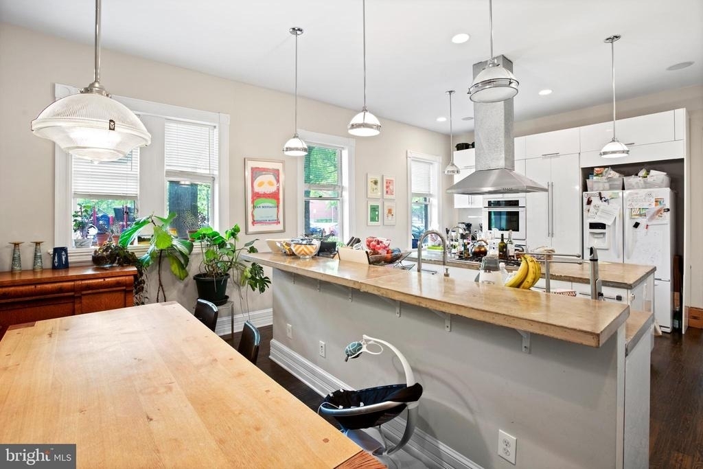 261 Robert Street - Photo 1
