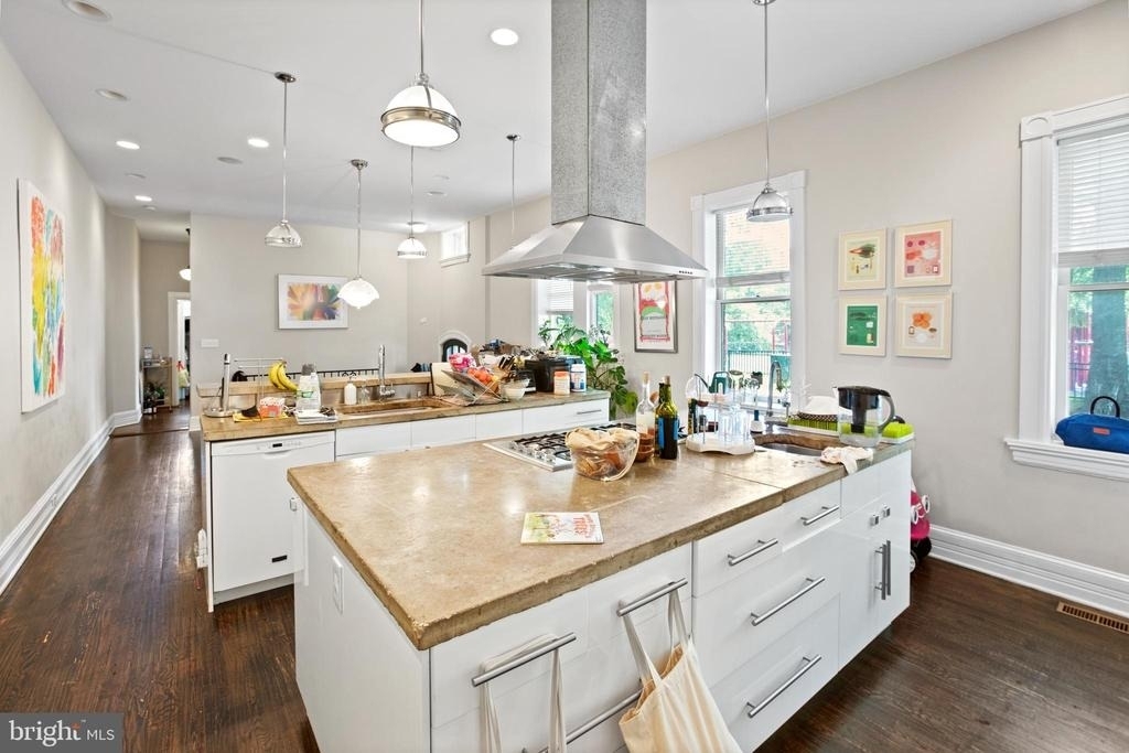 261 Robert Street - Photo 3