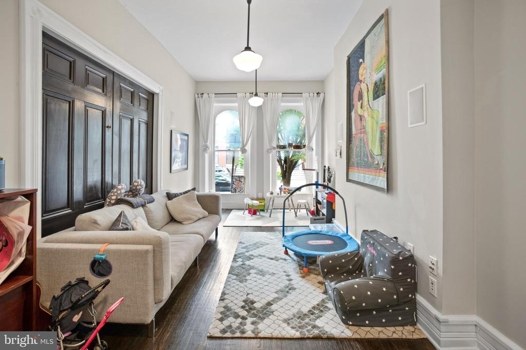 261 Robert Street - Photo 9
