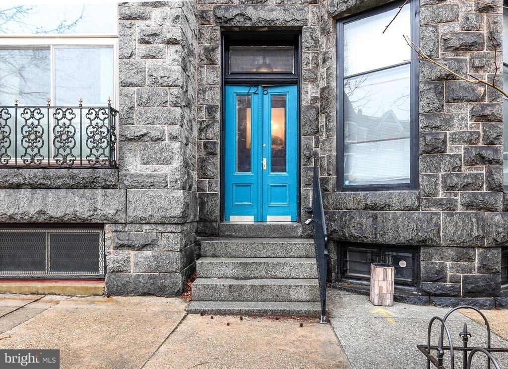 728 Reservior Street - Photo 21