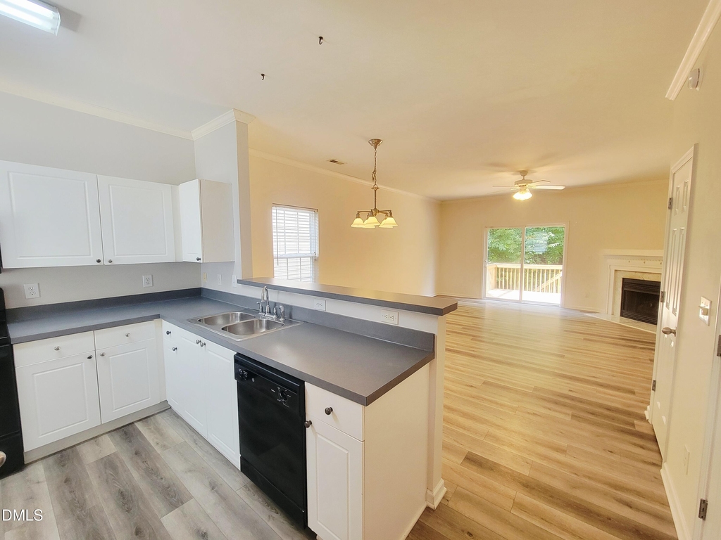 2405 Bay Harbor Drive - Photo 2