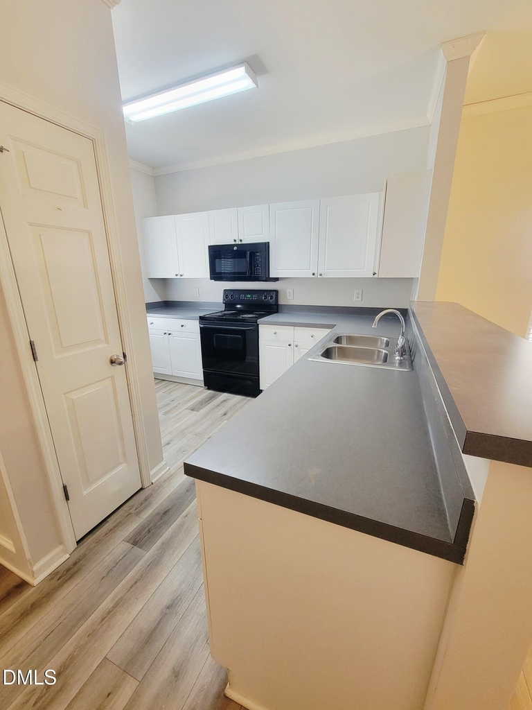 2405 Bay Harbor Drive - Photo 3