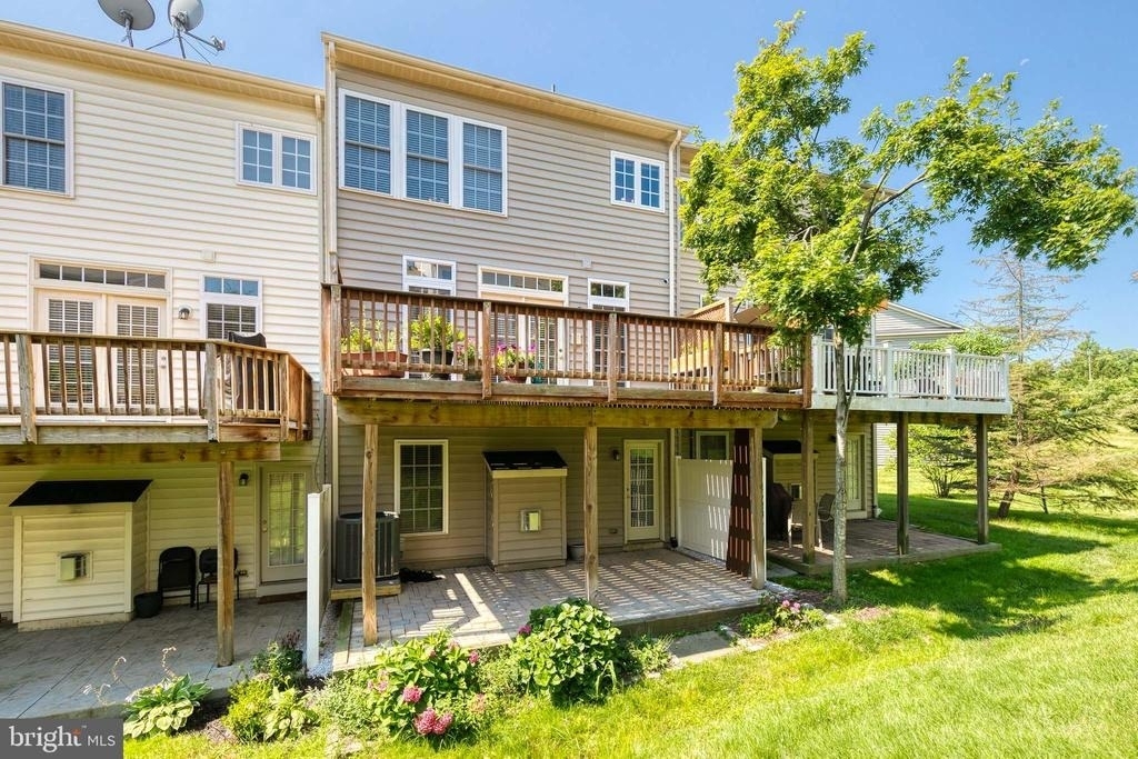 1564 Penzance Way - Photo 30
