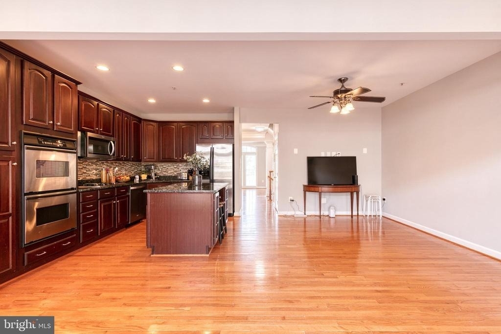 1564 Penzance Way - Photo 14