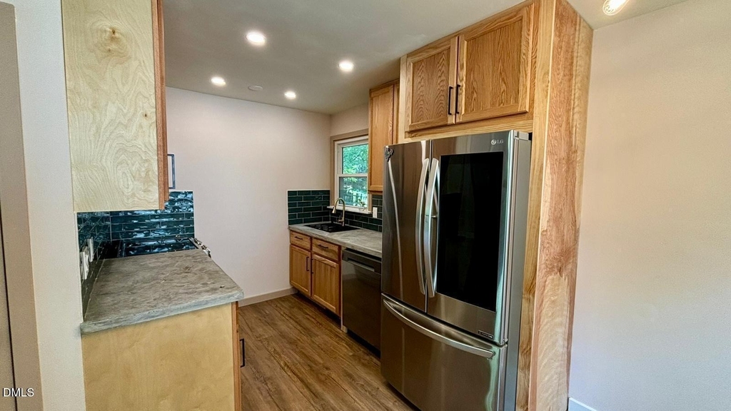 1113 Suffolk Boulevard - Photo 4
