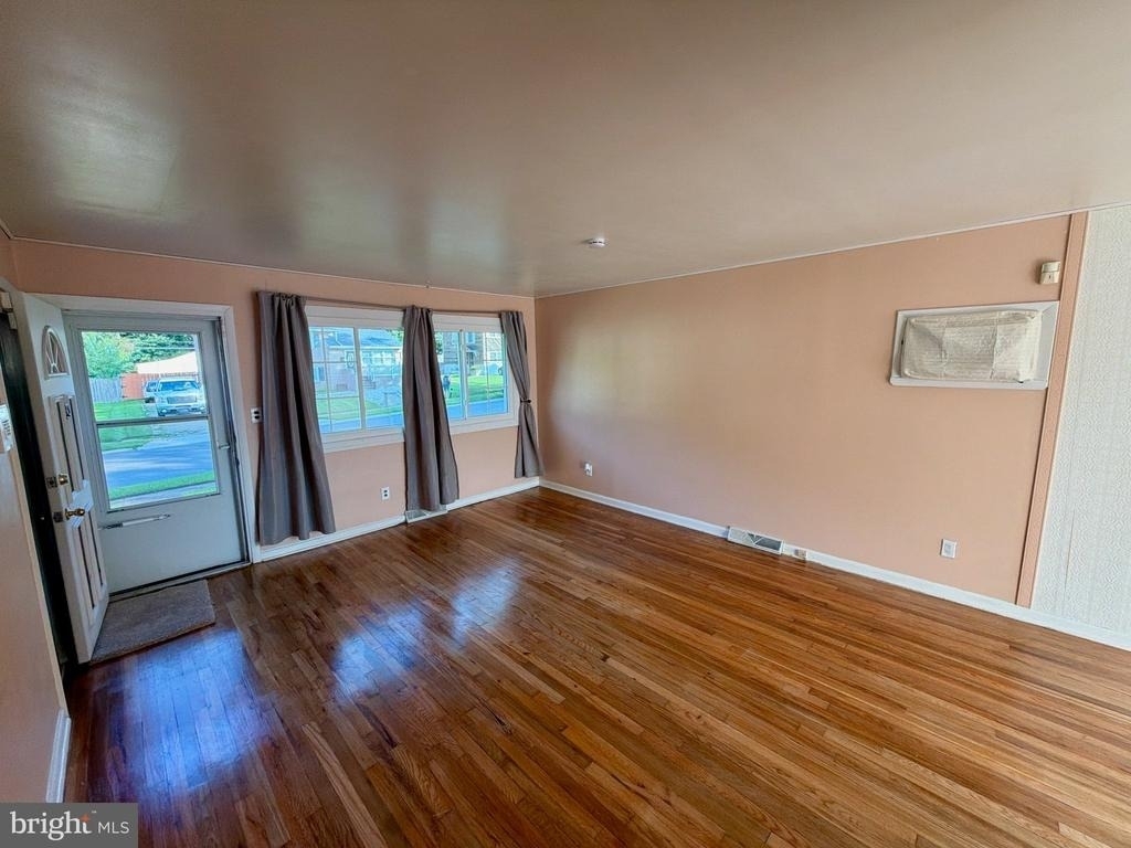 18 Aquilla Avenue - Photo 3