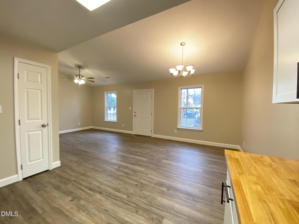 428 E Rose Street - Photo 8